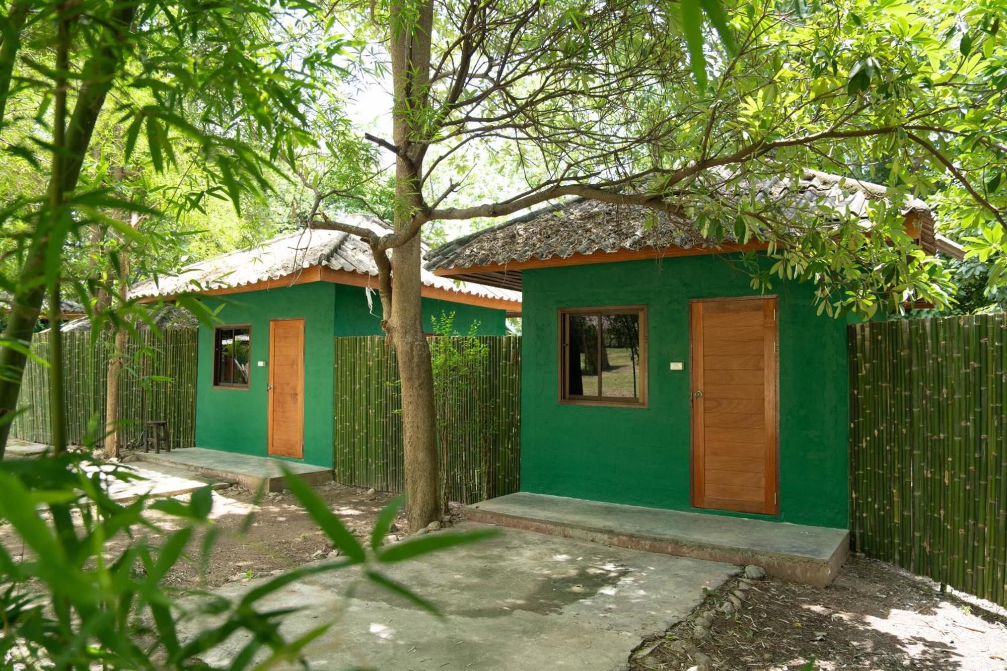 Misfits Hostel Пай Экстерьер фото