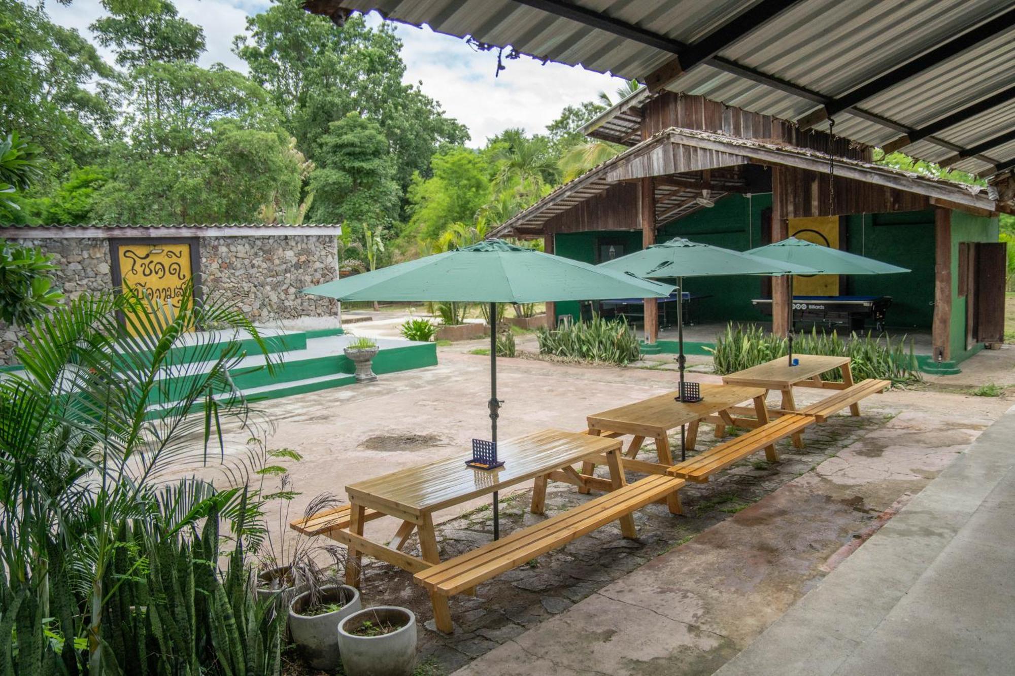 Misfits Hostel Пай Экстерьер фото